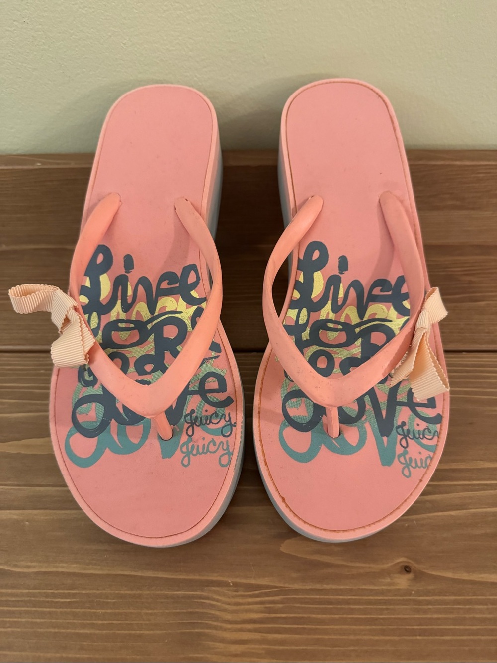Juicy Couture Coral Pink ombre Bow & charm Platform Sandals